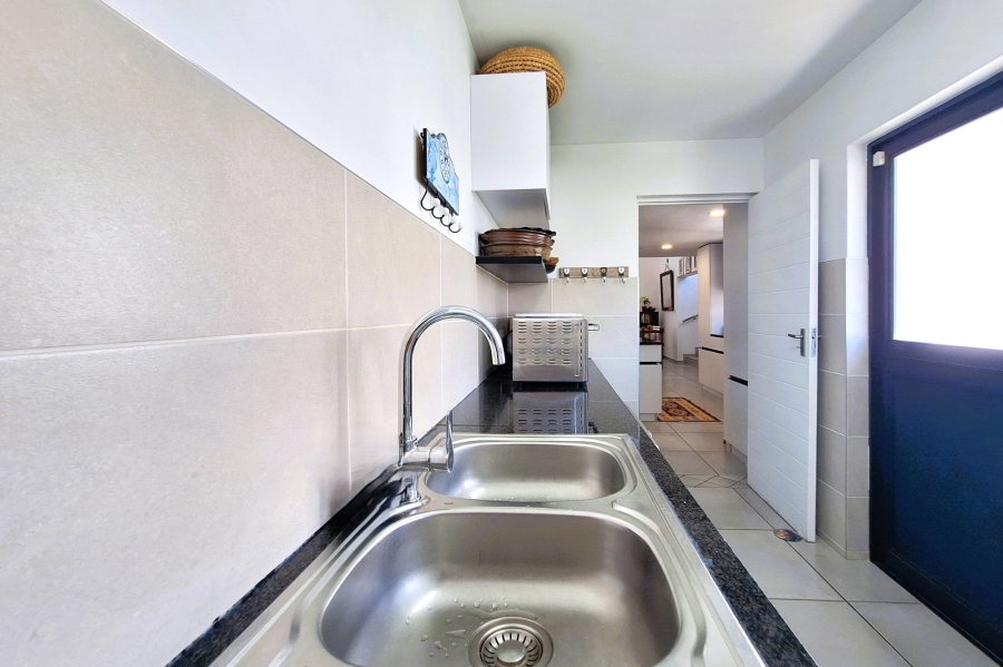3 Bedroom Property for Sale in Sandy Point Western Cape